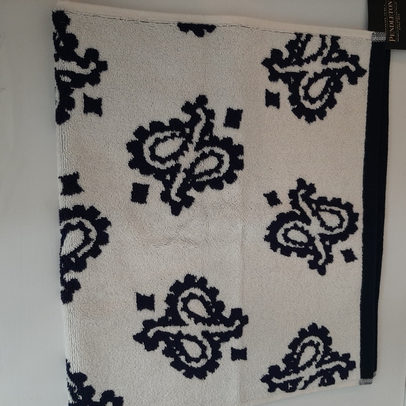 *Pendleton Woolen Mills Bandana Cotton 1 Hand Towel Navy - Picture 5 of 9